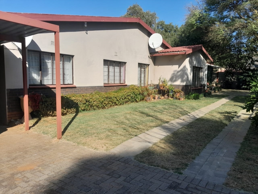 3 Bedroom Property for Sale in Geelhoutpark North West